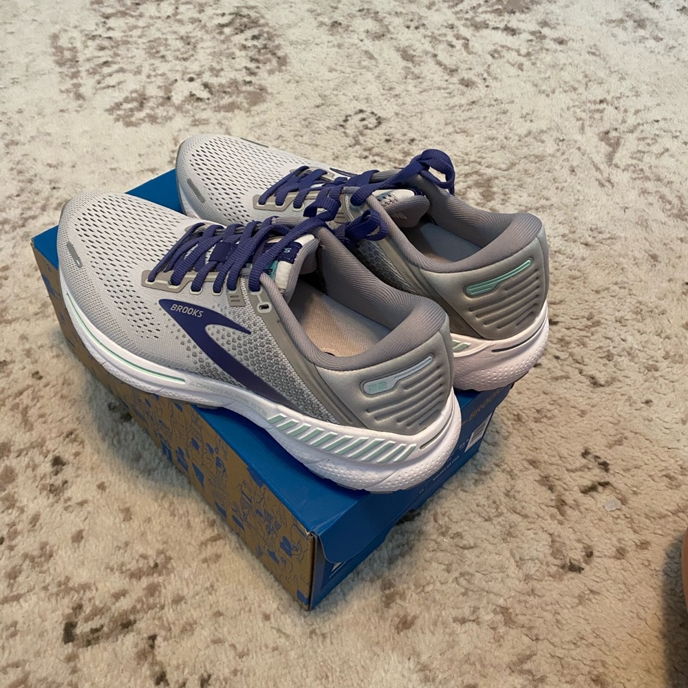 Brooks Adrenaline Gts 22 ( NARROW)